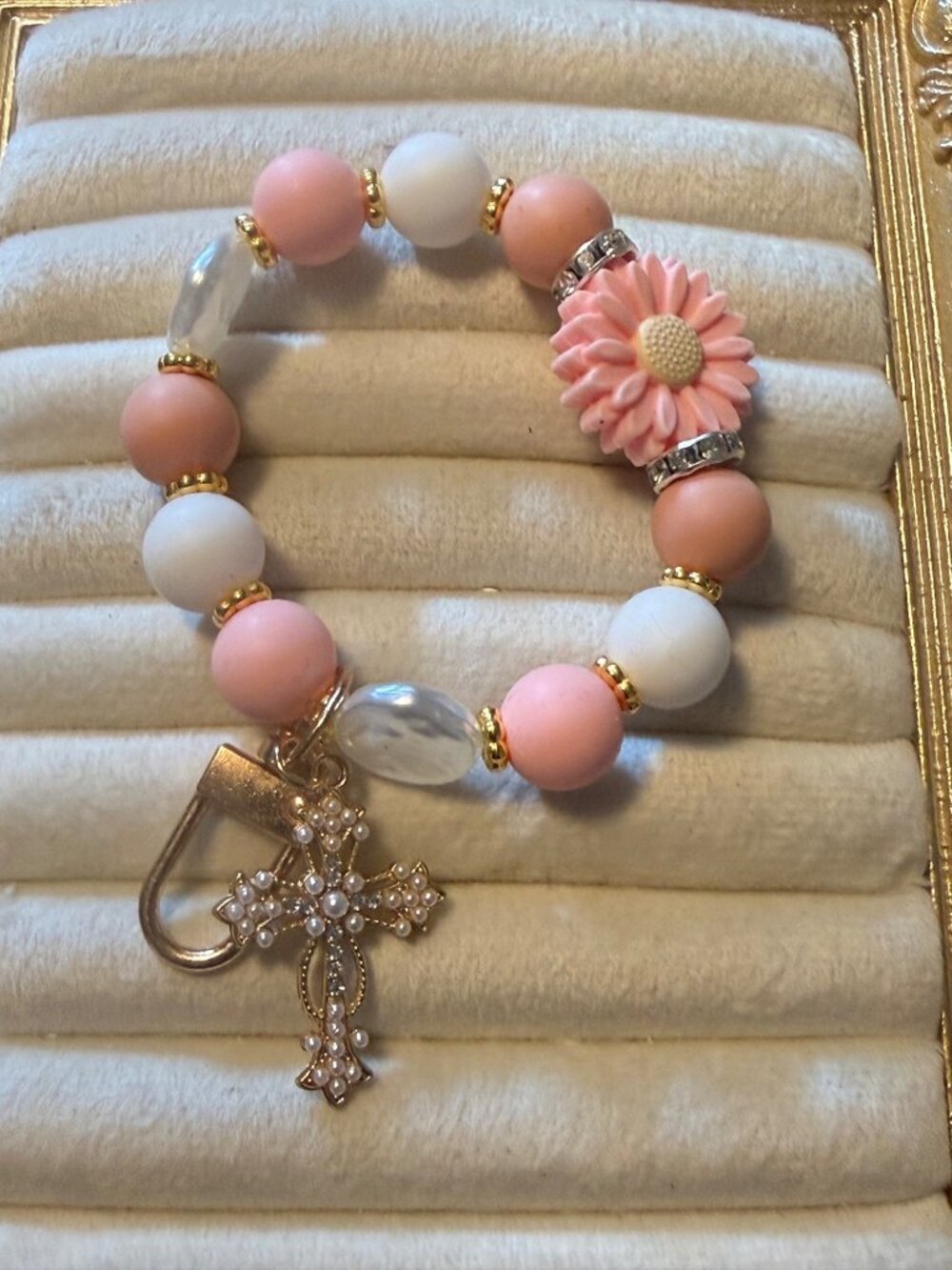 New Blush & Blessings – Pink Daisy Bracelet Keychain